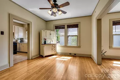 220 W 8th Street, Newton, NC 28658 - Photo 14