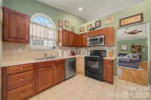 1110 Newfound Hollow Dr, Charlotte, NC 28214 - Photo 20