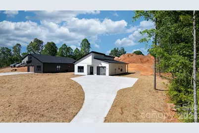921 Overlook Drive SW, Lenoir, NC 28645 - Photo 32