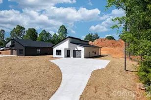 921 Overlook Dr SW, Lenoir, NC 28645 - Photo 32
