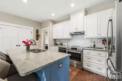 646 13th Avenue Place NW, Hickory, NC 28601 - Photo 6