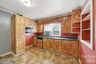 3860 Pickle Williams Ln, Granite Falls, NC 28630 - Photo 6