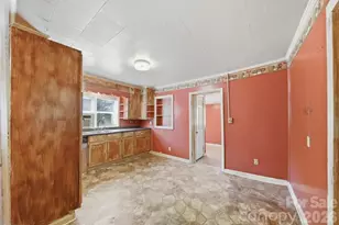 3860 Pickle Williams Ln, Granite Falls, NC 28630 - Photo 10