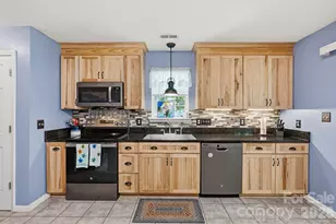 1118 Slate Ridge Rd, Matthews, NC 28104 - Photo 2