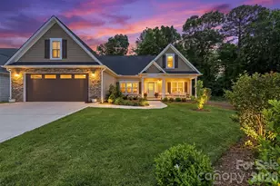 2109 6th St NW, Hickory, NC 28601 - Photo 1