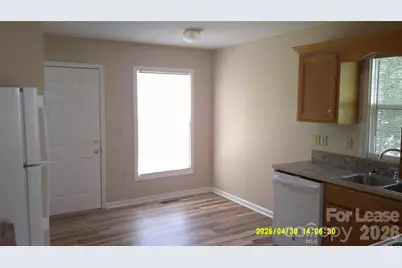 496 23rd Avenue Drive NE, Hickory, NC 28601 - Photo 4