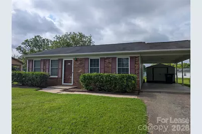 421 West Avenue W, Troutman, NC 28166 - Photo 1