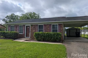 421 West Ave W, Troutman, NC 28166 - Photo 1