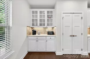 1641 Bark Branch Ln, Charlotte, NC 28205 - Photo 20