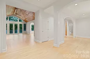 132 Berry Creek Dr, Flat Rock, NC 28731 - Photo 4