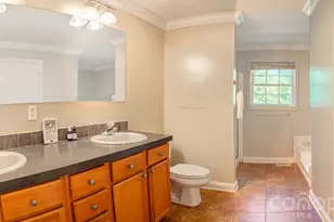 206 Courtland Pl, Asheville, NC 28801 - Photo 10