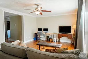 206 Courtland Pl, Asheville, NC 28801 - Photo 6