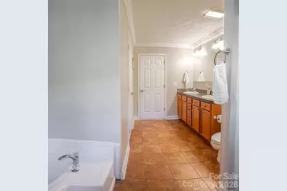 206 Courtland Place, Asheville, NC 28801 - Photo 12