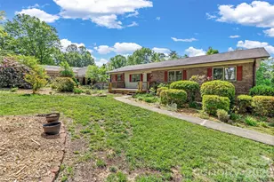 38 Chadwick Wade Dr, Asheville, NC 28804 - Photo 2