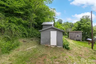 379 N Fork Rd, Barnardsville, NC 28709 - Photo 16
