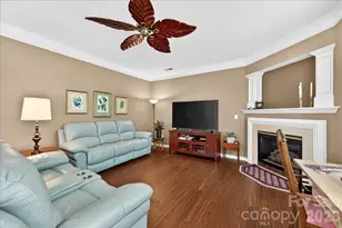 16046 Stuarts Draft Ct, Charlotte, NC 28278 - Photo 8