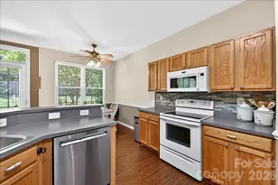 16046 Stuarts Draft Ct, Charlotte, NC 28278 - Photo 16