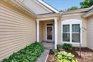 16046 Stuarts Draft Ct, Charlotte, NC 28278 - Photo 2