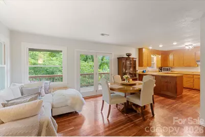 132 E Whisperwood Circle, Hendersonville, NC 28791 - Photo 10