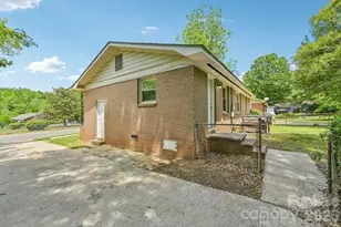 3935 Crestridge Dr, Charlotte, NC 28217 - Photo 32