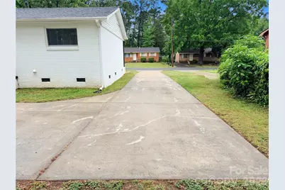 9209 Edgevale Drive, Charlotte, NC 28216 - Photo 28