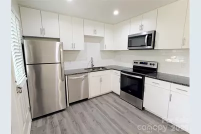 9209 Edgevale Drive, Charlotte, NC 28216 - Photo 12