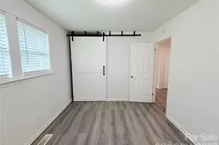 9209 Edgevale Dr, Charlotte, NC 28216 - Photo 24