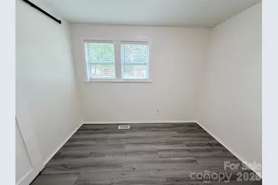 9209 Edgevale Drive, Charlotte, NC 28216 - Photo 16