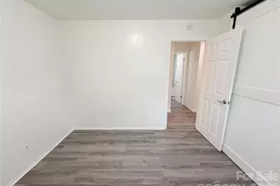 9209 Edgevale Dr, Charlotte, NC 28216 - Photo 18