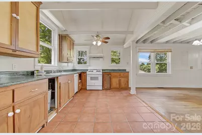 479 St Pauls Road, Hendersonville, NC 28792 - Photo 6