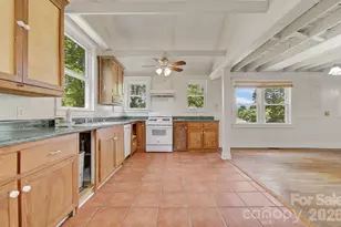 479 St Pauls Rd, Hendersonville, NC 28792 - Photo 6