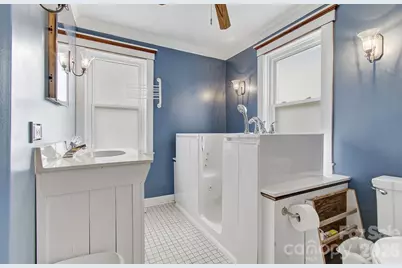 479 St Pauls Road, Hendersonville, NC 28792 - Photo 8