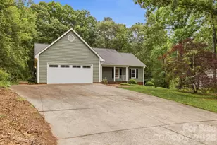 4804 Elmhurst Dr NE, Hickory, NC 28601 - Photo 1