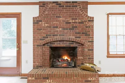 4804 Elmhurst Drive NE, Hickory, NC 28601 - Photo 6