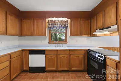 4804 Elmhurst Drive NE, Hickory, NC 28601 - Photo 14