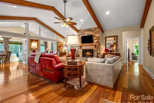 100 Falls Summit Rd, Hendersonville, NC 28739 - Photo 6