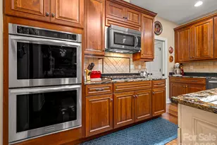 100 Falls Summit Rd, Hendersonville, NC 28739 - Photo 14