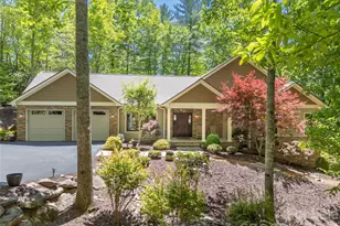 100 Falls Summit Rd, Hendersonville, NC 28739 - Photo 2