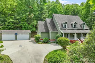 287 Shady Creek Ln, Hendersonville, NC 28739 - Photo 2