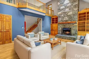 287 Shady Creek Ln, Hendersonville, NC 28739 - Photo 14