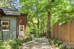 49 Plymouth Cir, Asheville, NC 28803 - Photo 6