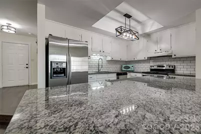 9235 N Vicksburg Park Court, Charlotte, NC 28210 - Photo 10