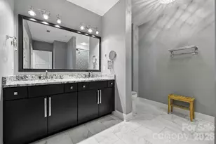 222 S Caldwell St, Charlotte, NC 28202 - Photo 18