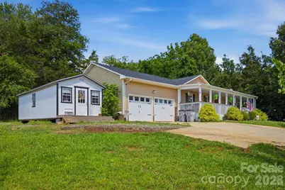1404 Castle Court, Lenoir, NC 28645 - Photo 4