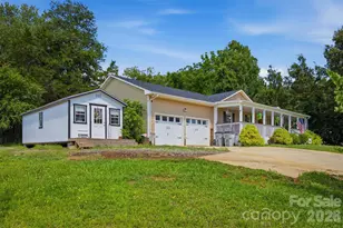 1404 Castle Ct, Lenoir, NC 28645 - Photo 4