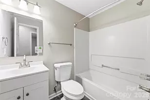 8200 Chrisbry Ln, Charlotte, NC 28215 - Photo 22