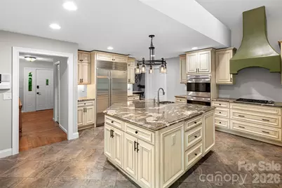 2000 Davis Mountain Road, Hendersonville, NC 28739 - Photo 14