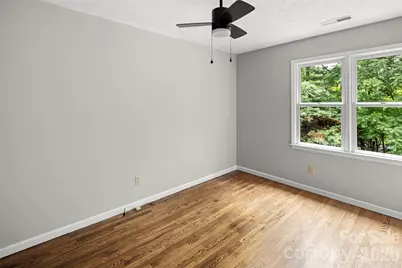 2000 Davis Mountain Road, Hendersonville, NC 28739 - Photo 28