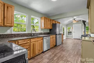 1916 Old Spartanburg Rd, Hendersonville, NC 28792 - Photo 14