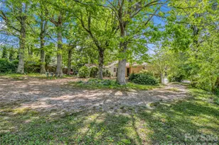 1916 Old Spartanburg Rd, Hendersonville, NC 28792 - Photo 10